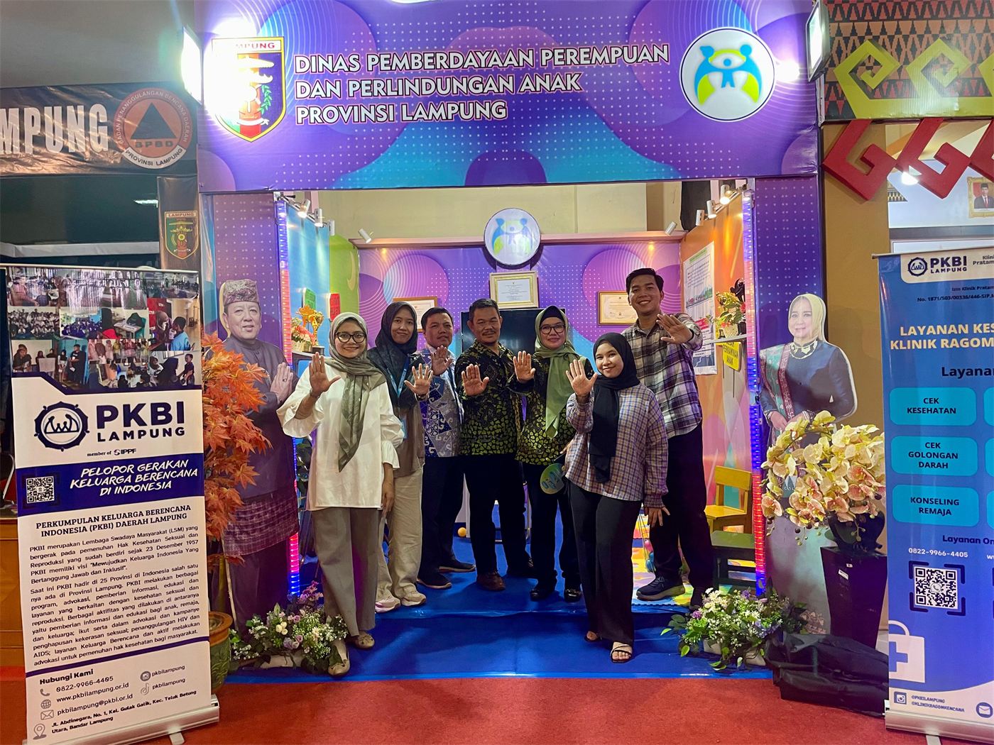 Tim PKBI Lampung di stan layanan bersama DP3A Provinsi Lampung